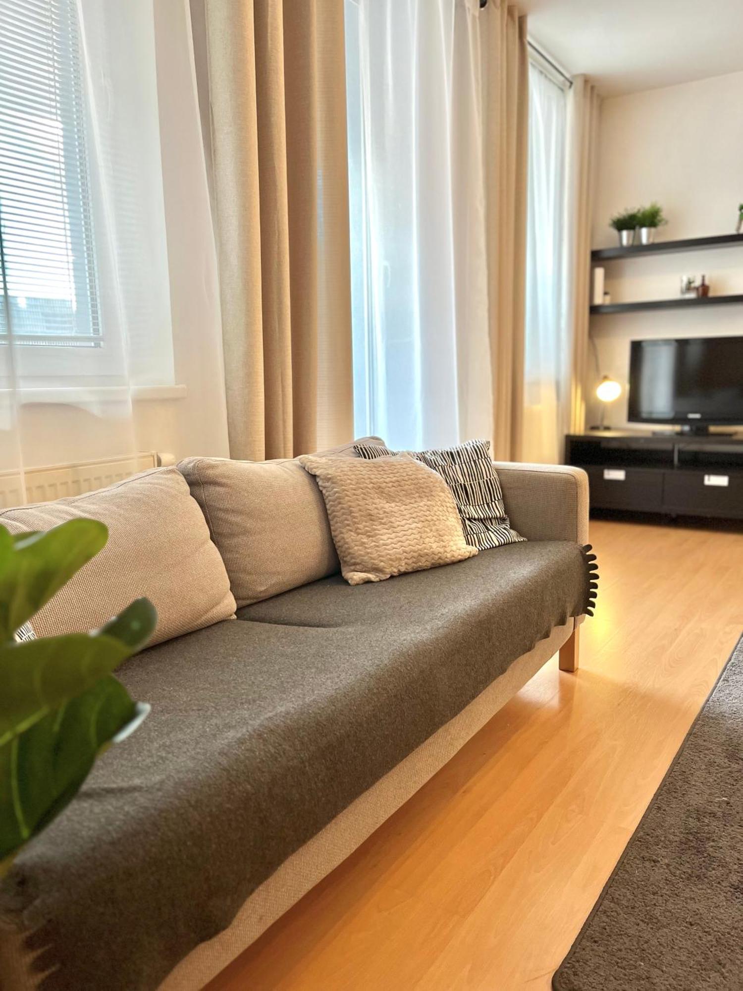 Apartment Tina - Old Town, Ac, Free Private Parking براتسيلافا المظهر الخارجي الصورة
